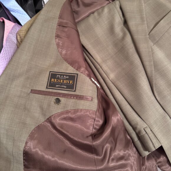 EUC Jos A Bank 42R Reserve Collection Tailored Fit Suit, Tan 2 button, 36x30 - Picture 8 of 9